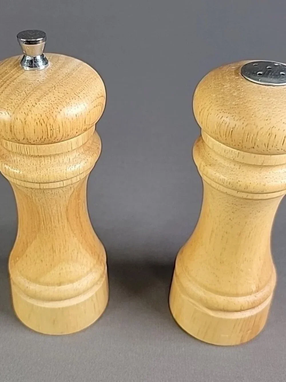 Mr. Dudley Solid Wood Pepper Grinder Mill & Salt Shaker 6” Light Oak Color VTG